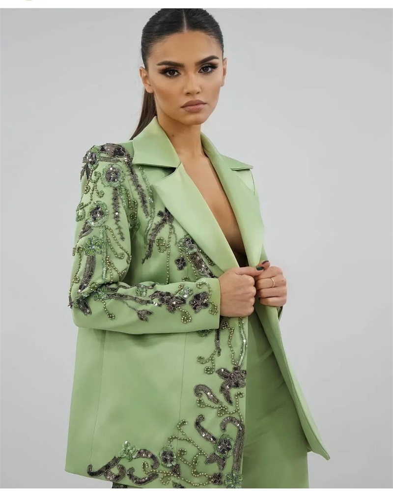 デザイナーグリーンサテン女性スーツセット高級ビーズアップリケ - Women'S Green Formal Wear のレビューと価格